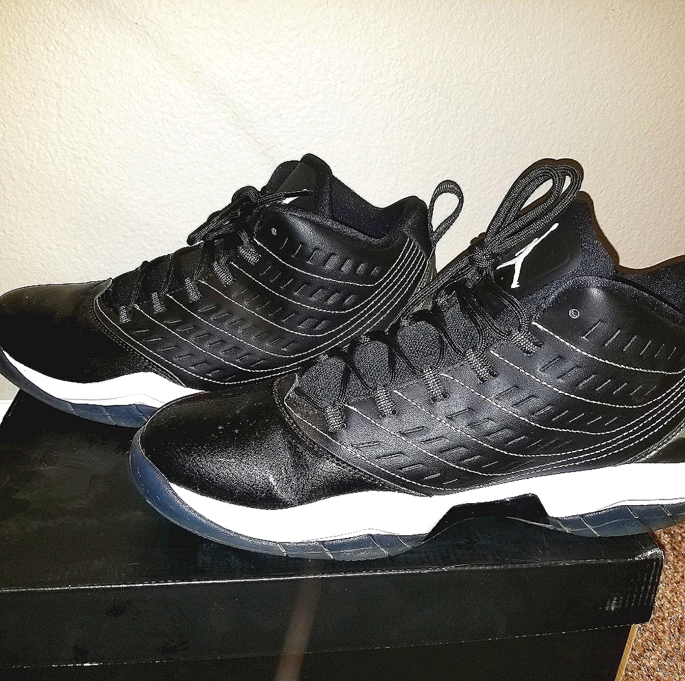 Air Jordan Velocity Size 10.5 - Picture 5 of 14